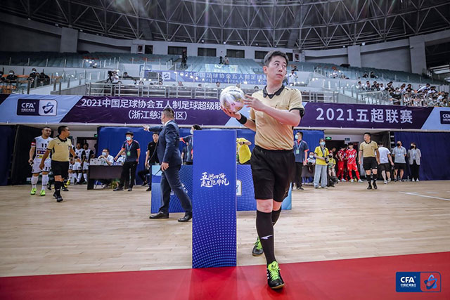 詹姆斯28+12杜兰特22分 湖人负太阳被勇士超越